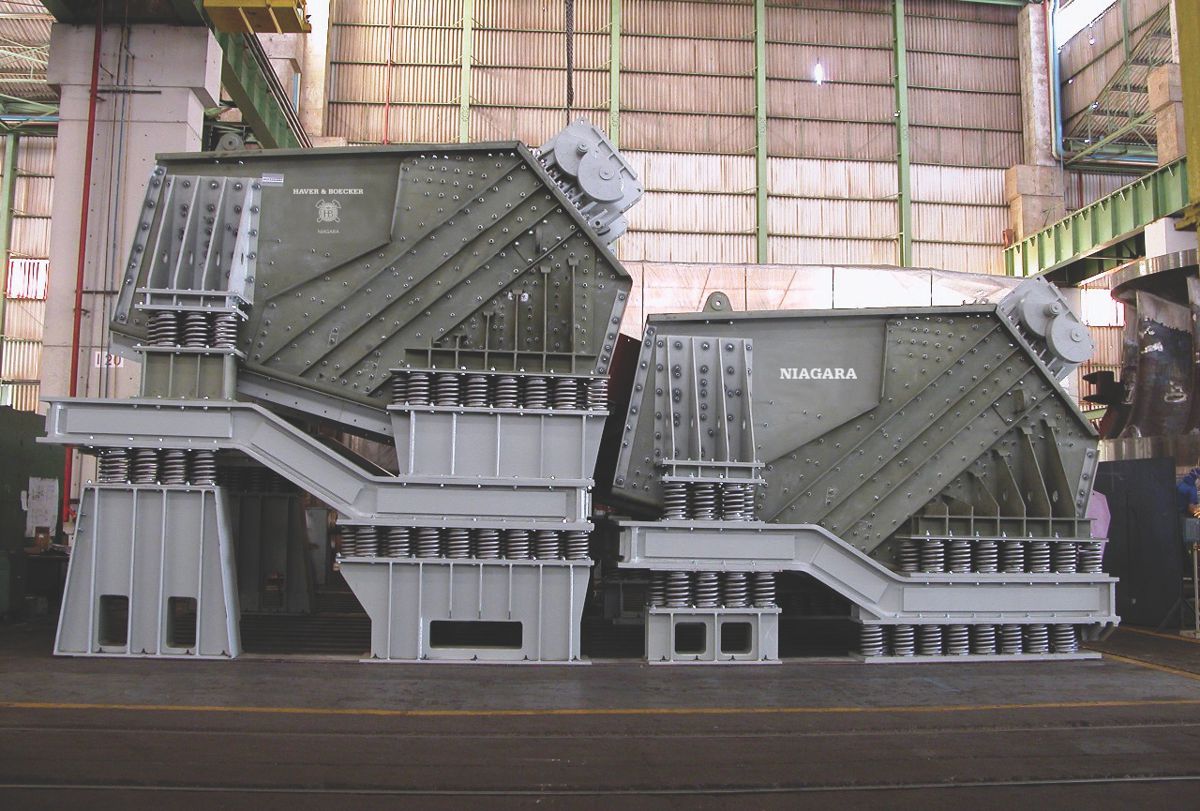 Niagara XL-Class Vibrating Screens produce up to 15000 tons per hour