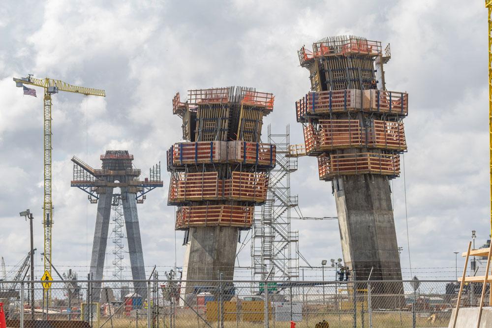 The two pylons are 164 metres high, comprising the A-shaped pylon legs and the pylon tower above. Copyright: Doka