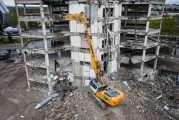 Liebherr launches R940 Demolition Crawler Excavator to replace R944C