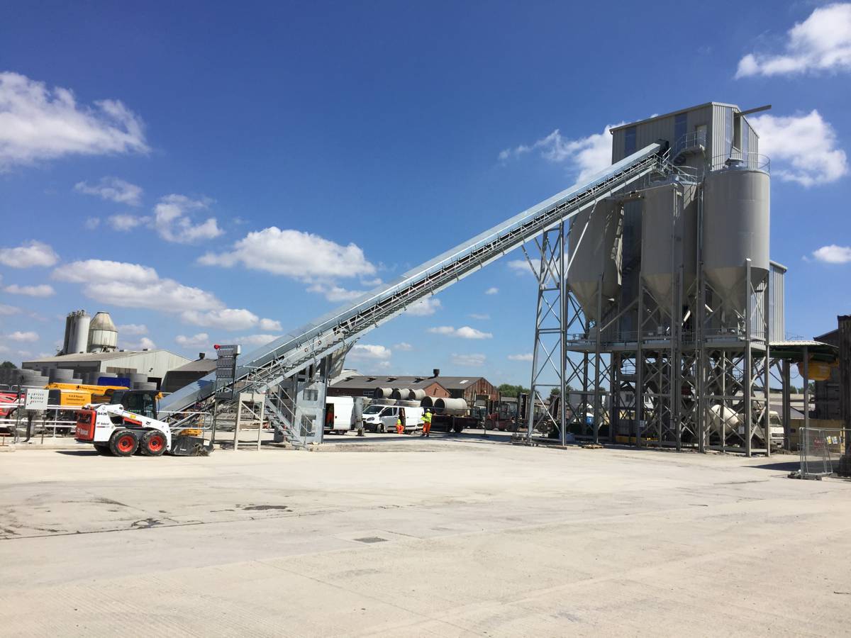 Stanton Bonna relies on bespoke compact Rapid International Static Concrete Batching Plant