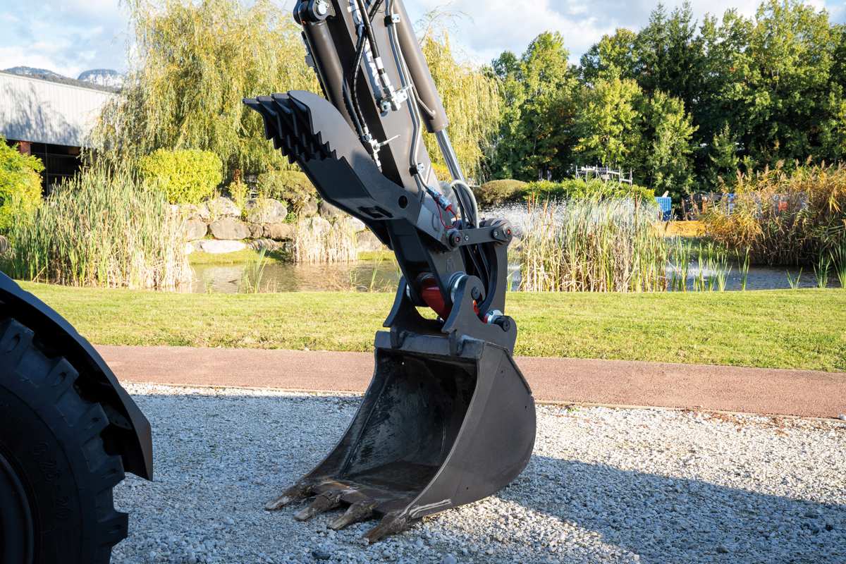 Mecalac launches hydraulic thumb attachments for 6MCR and 7MWR Excavators