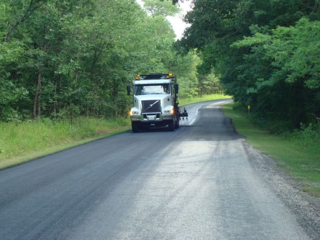 As Innovative Roadway Solutions made the transition to Onyx applications, the team worked with Neal Manufacturing to upgrade the pumps on some of their existing equipment to a more reliable hydraulic piston pump.