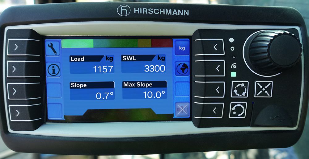 Volvo’s unique Load Moment Indicator ensures safe operation up to a 10° slope. The system gives real-time operator assistance – with alarms, lights & exterior warnings lamps, including the standard anti-two-block system.