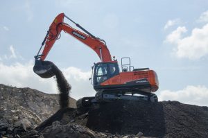 New Leica 2D/3D semi-automation kit available for Doosan DX255LC-5 excavator