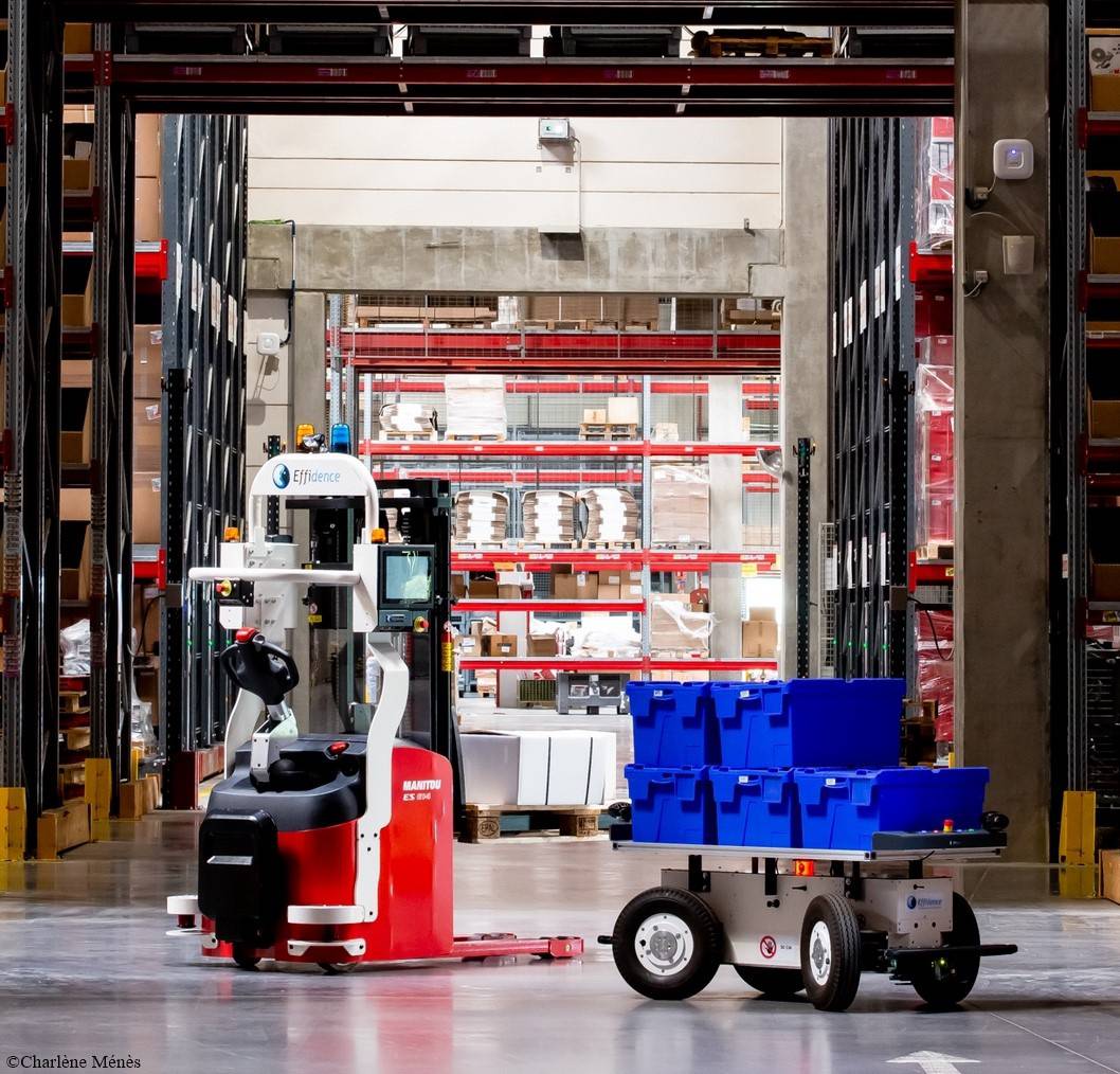 Fleet of Effidence robotic stackers assist Rhenus logistics services