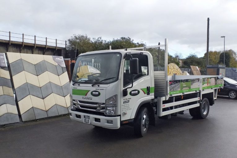 Bowland Stone expands fleet with Isuzu 7.5 tonne rigid tipper truck
