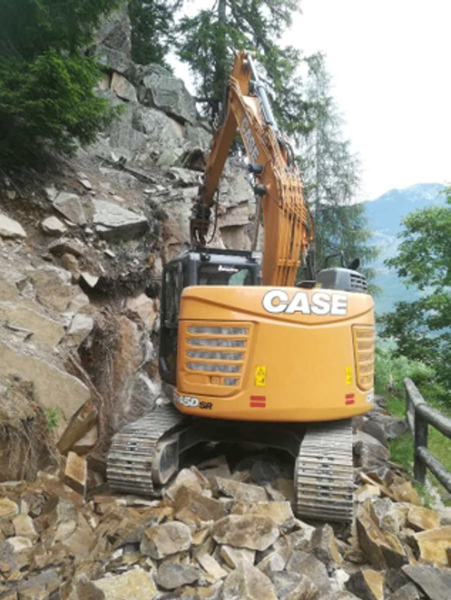 CASE crawler excavators at work throughout Europe on demanding jobsites