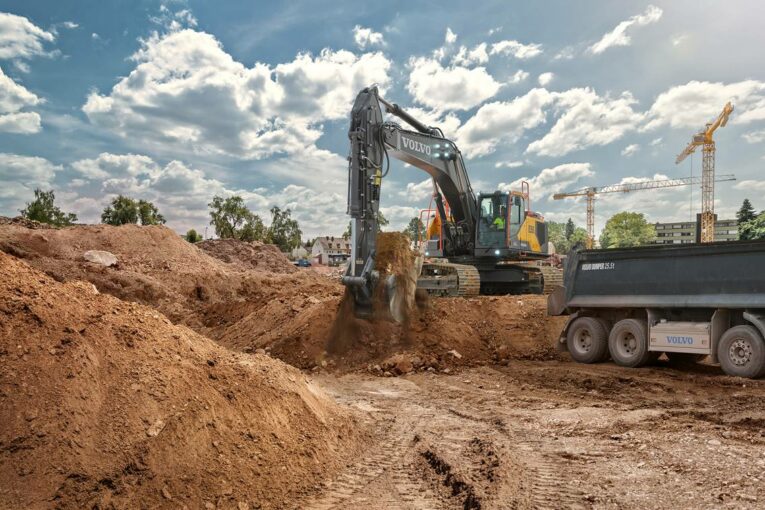 VolvoCE consolidates 35 tonne excavator segment with launch of EC350E