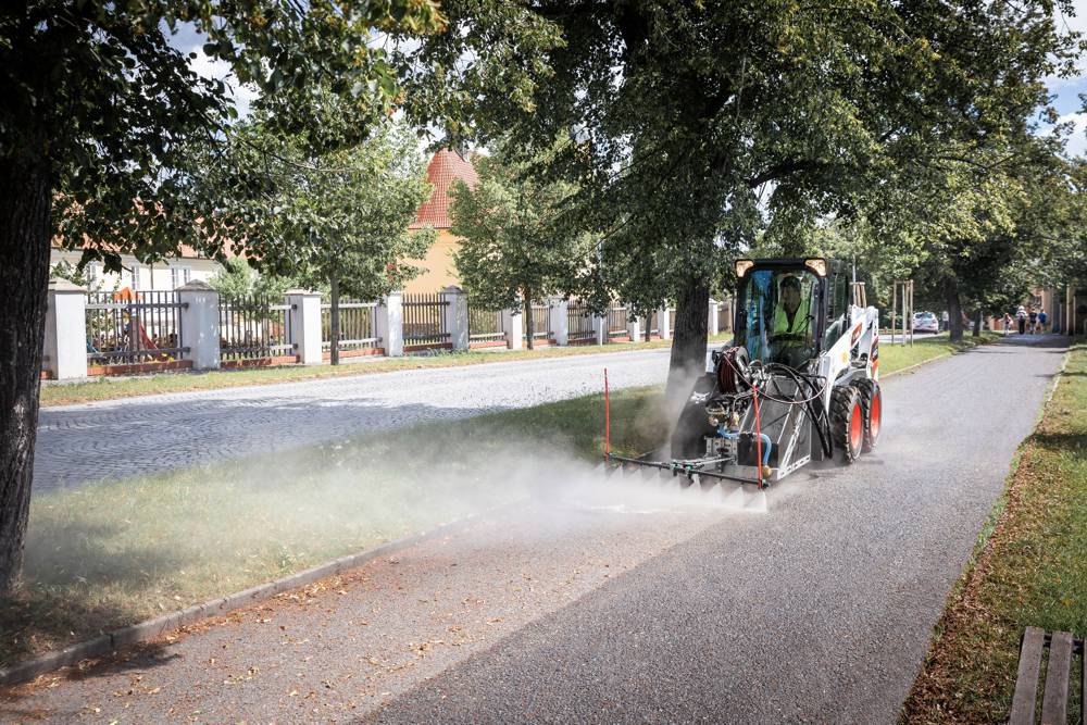 Bobcat's new Pressure Washer attachment cleans up in Spain