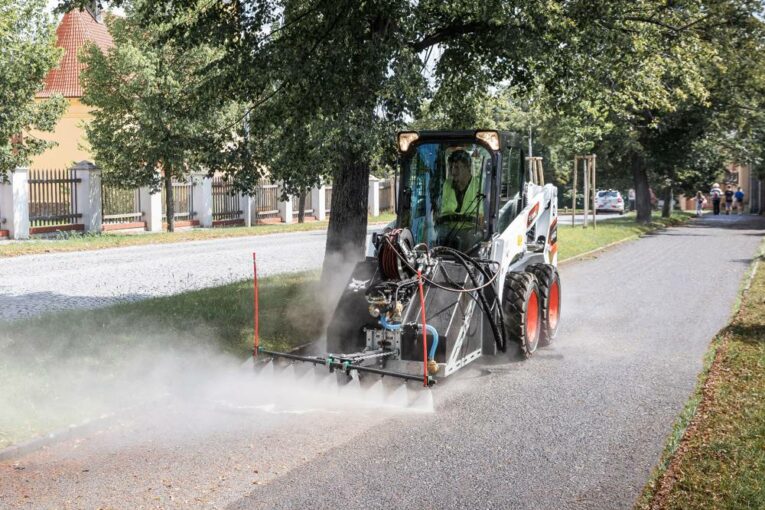 Bobcat's new Pressure Washer attachment cleans up in Spain