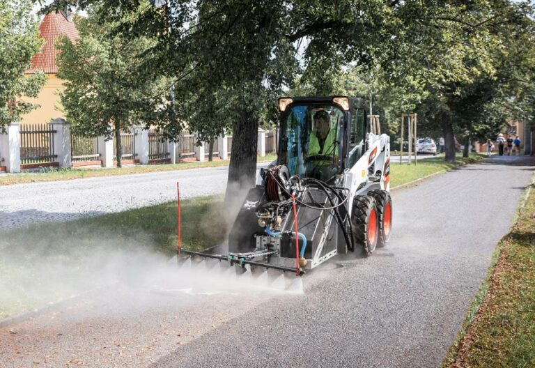 Bobcat's new Pressure Washer attachment cleans up in Spain