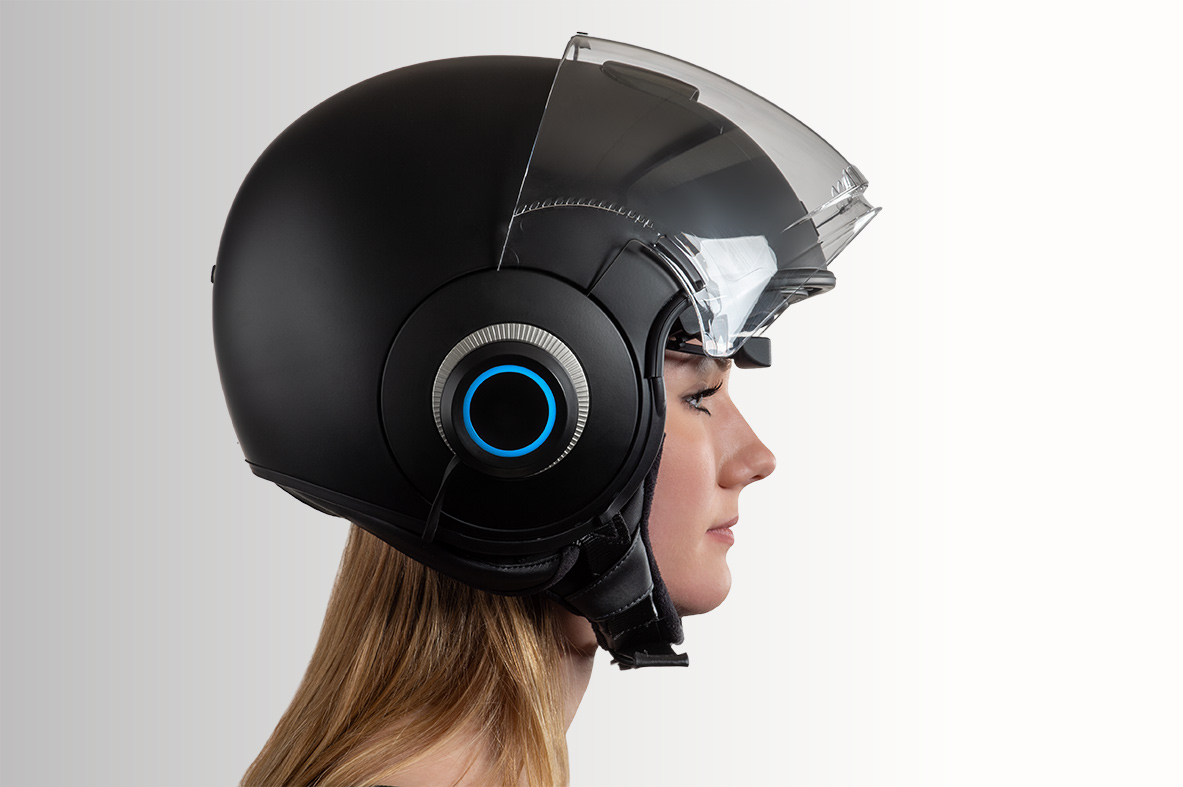 Helmet with projected holographic 2024 hud