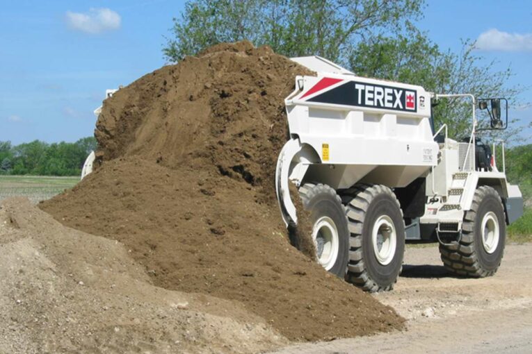 Philippi-Hagenbuch custom rear-eject hauler bodies increase safety and productivity