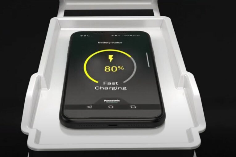 Panasonic introduces wireless mobile device charging for vehicles at CES