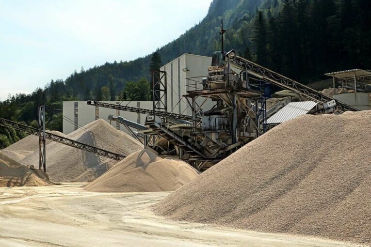 Granite opens new Solari Aggregate plant in California