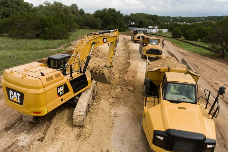 Cat introduces new 352 Excavator