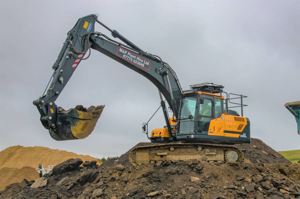 Three Hyundai HX220AL Crawler Excavators make tracks for Dorset