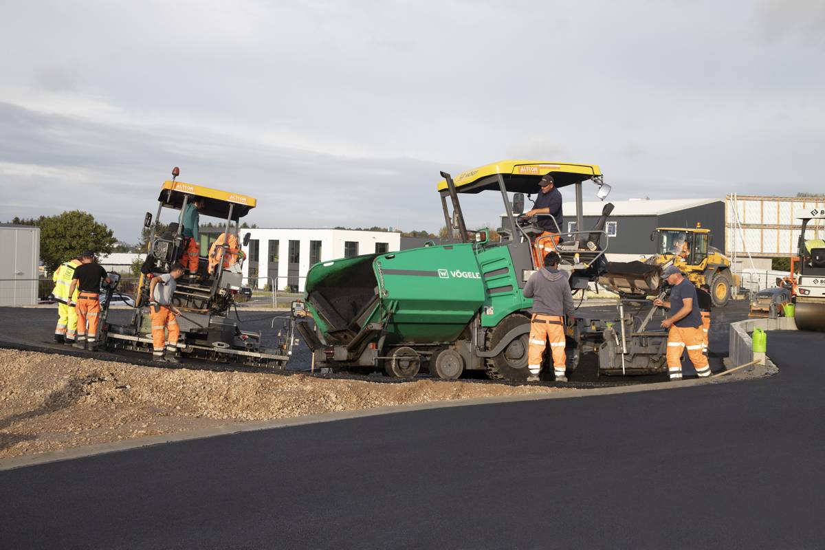 Go-kart track in Germany mastered with a Vögele SUPER 1303-3i Paver