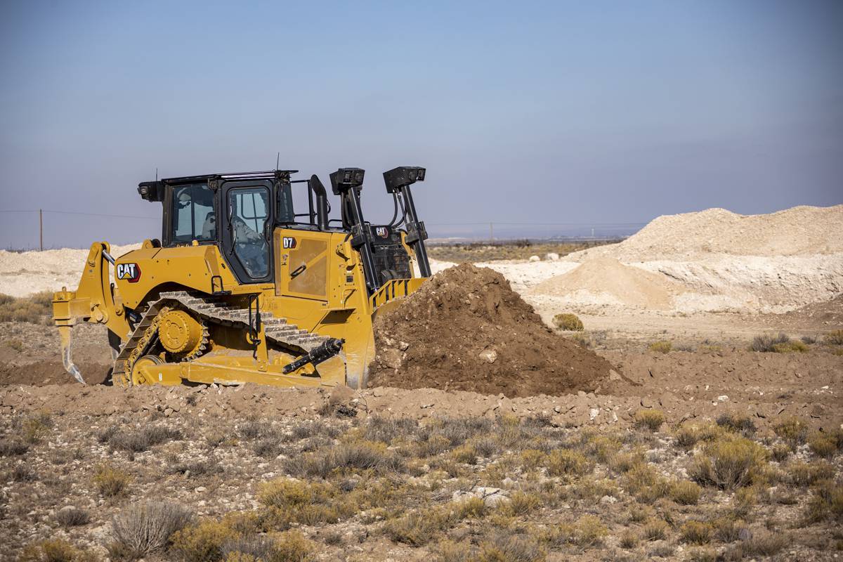 New Cat D7 Dozer delivers performance and productivity-boosting technology