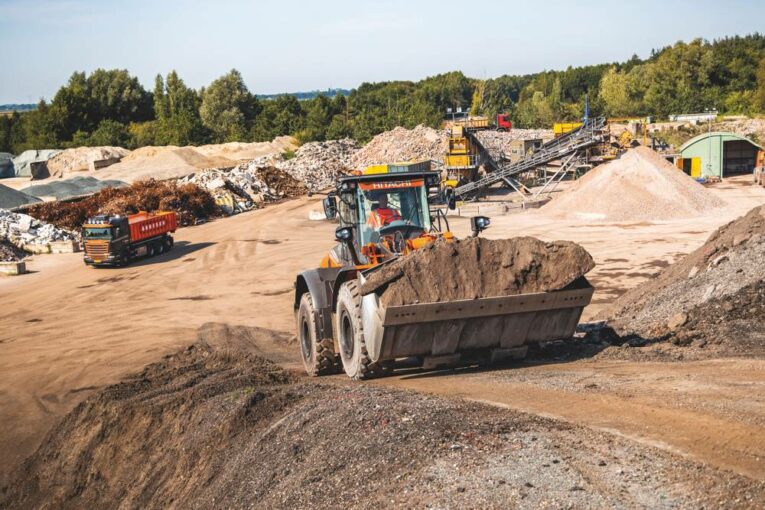 Hitachi introduces their first Stage V-compliant wheel loaders