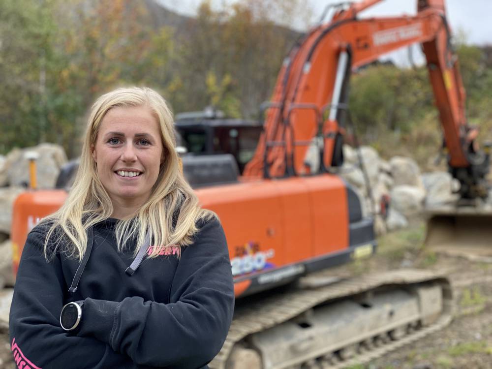 Hitachi supports women in the Excavator Cab in Norway