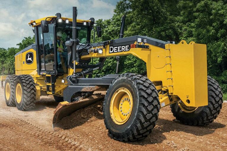 John Deere enhances GP-Series Motor Graders with exclusive features
