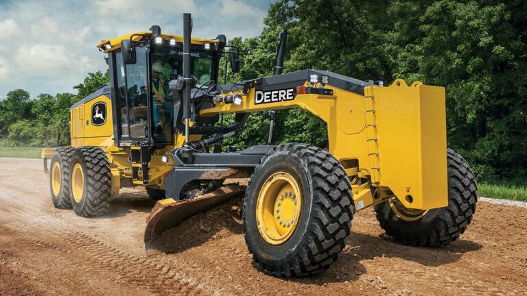 John Deere enhances GP-Series Motor Graders with exclusive features