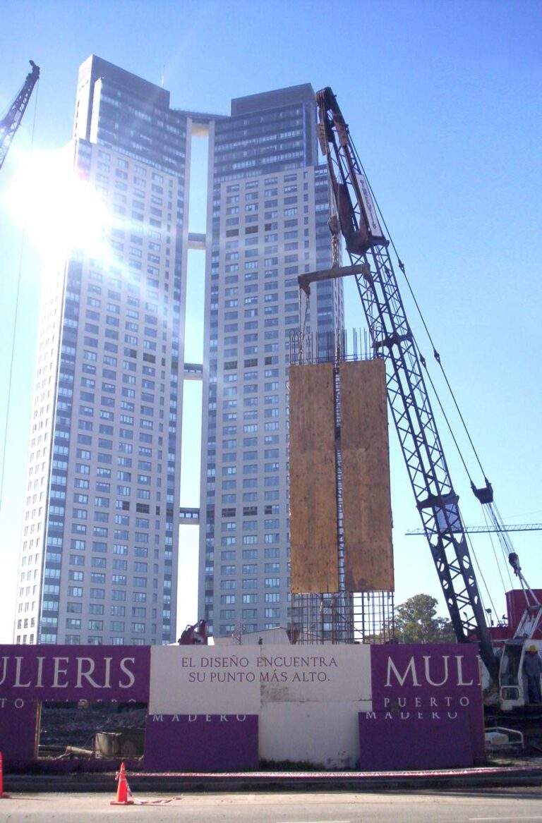 Pilotes Trevi celebrates the Mulieris Towers project in Argentina