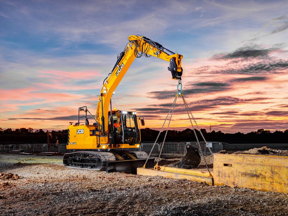 JCB crawler excavators 140X, 150X and 220X updated with JCB DieselMax 448 engines