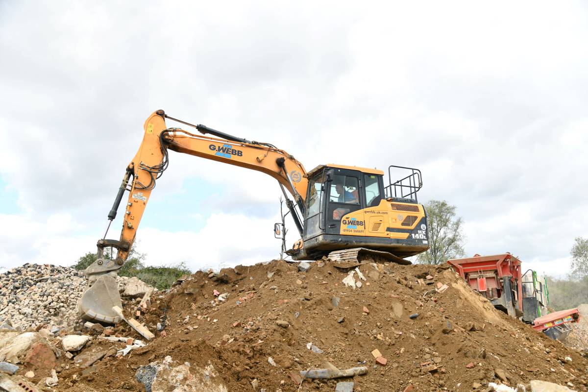 Hyundai HL960A Wheel Loader quickly becomes a firm favourite at G Webb Haulage