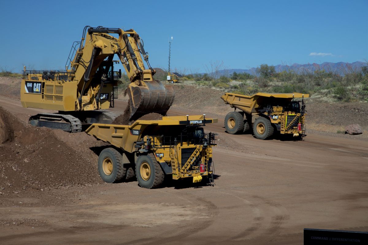 Teck and Caterpillar deploy thirty zero-emissions Cat Mining Haul Trucks