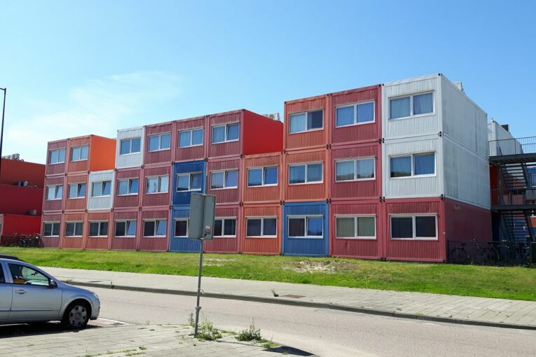 5 innovative uses for Shipping Containers
