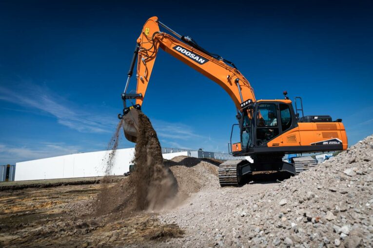 Doosan unearths new medium-sized DX225LC-7 Crawler Excavator