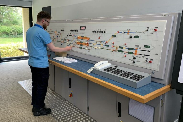 Network Rail celebrates 3,000th apprentice taking station at Suffolk signal box