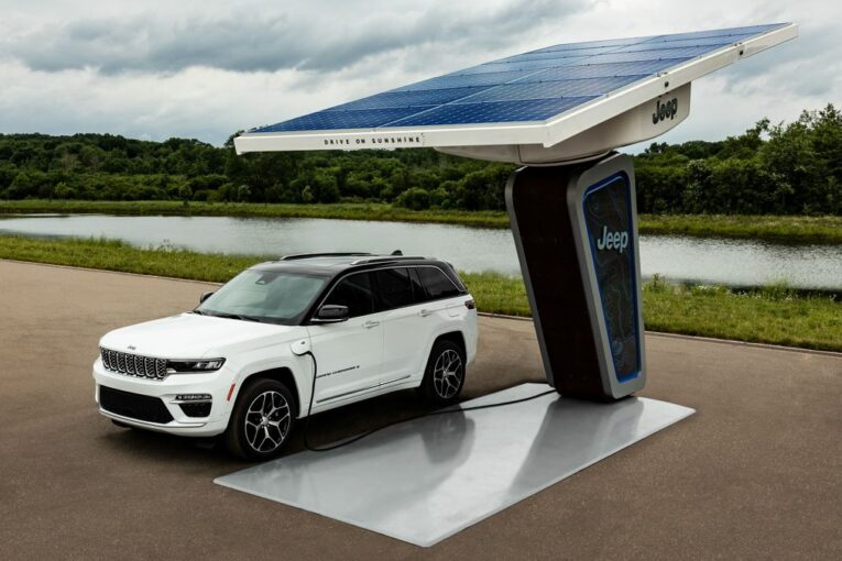 Jeep reveals first images of 2022 electric Jeep Grand Cherokee 4xe