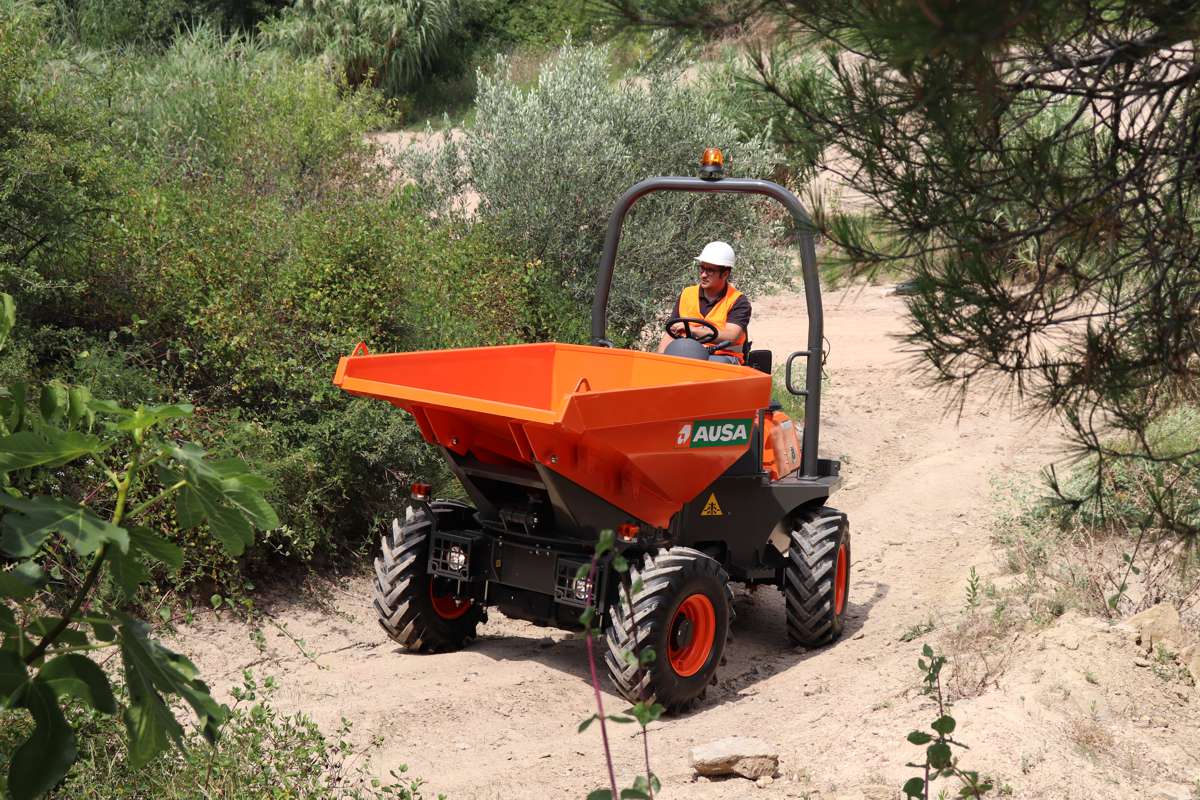 AUSA partners with Renta Group Oy to rent articulated dumpers in Poland