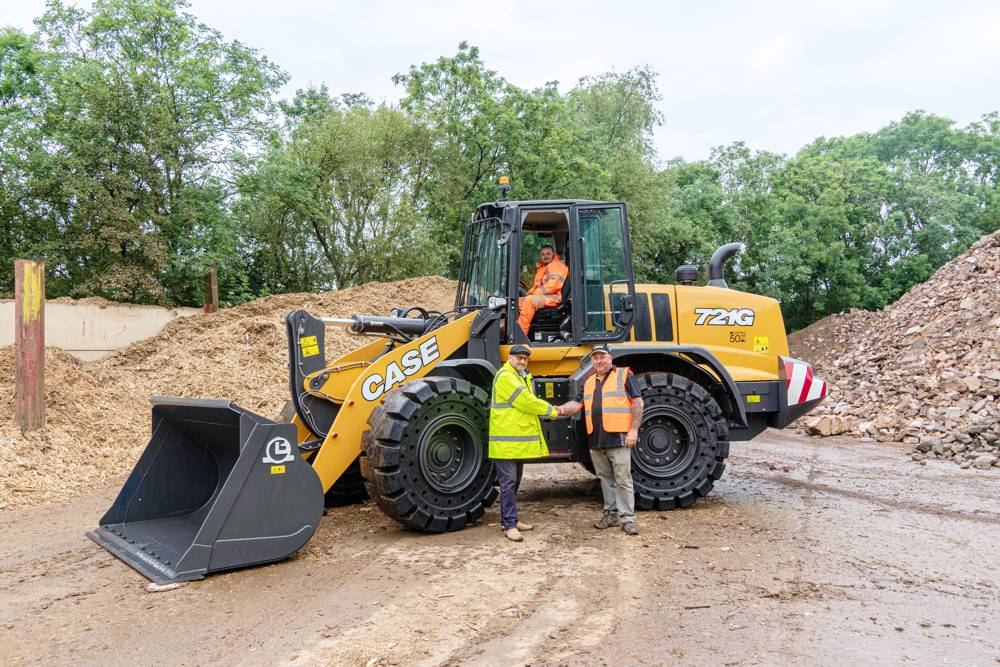 Warwick Ward takes on first New CASE 721G Wheel Loader in Great Britain
