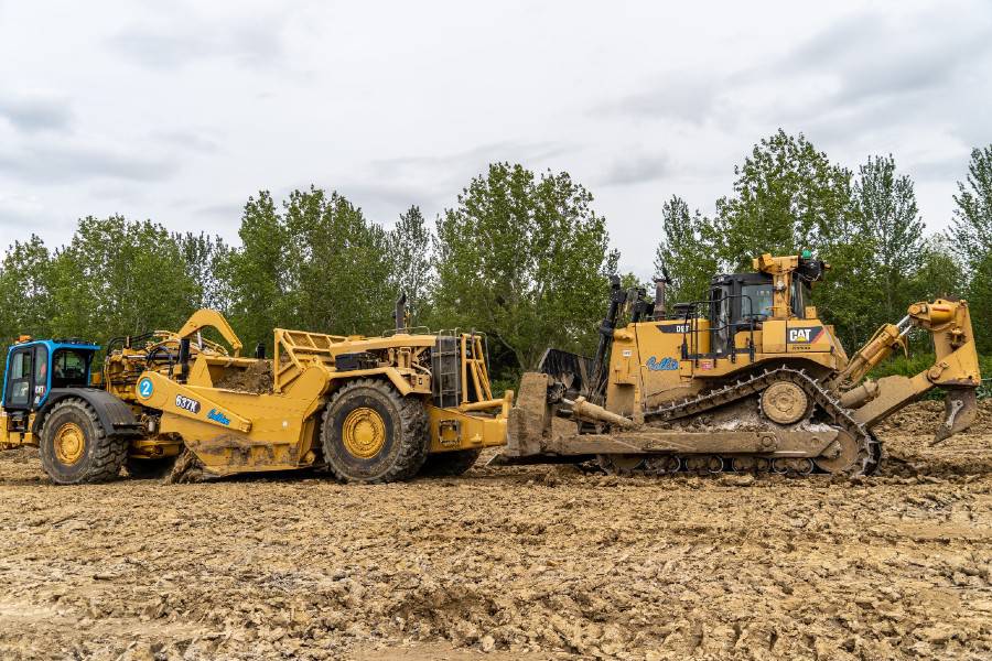 Collins Earthworks chooses versatility with new Cat 637K Coal Bowl Scrapers