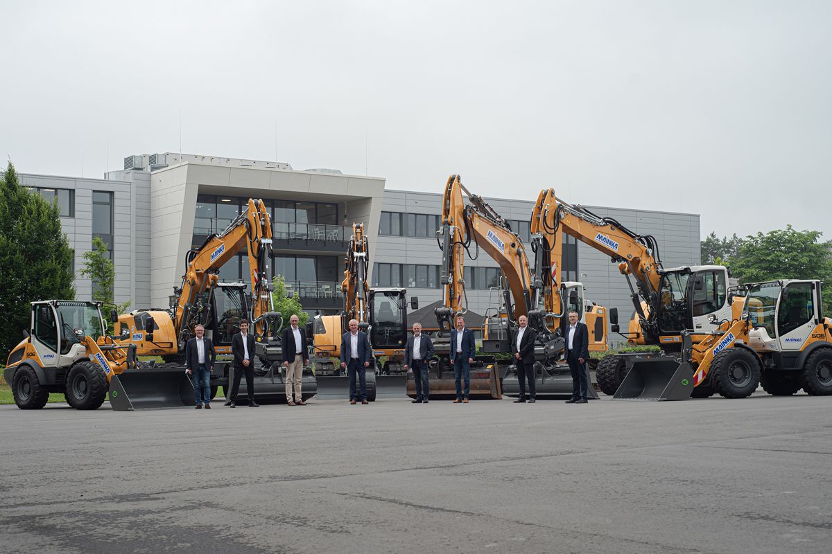 Liebherr celebrates 50th machine delivered to Mainka in Germany