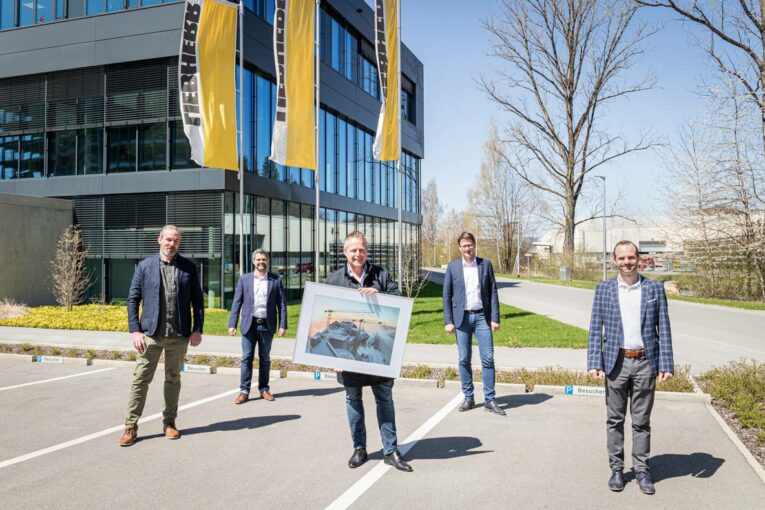 Hüffermann buys 70 Liebherr Tower Cranes for German rental fleet