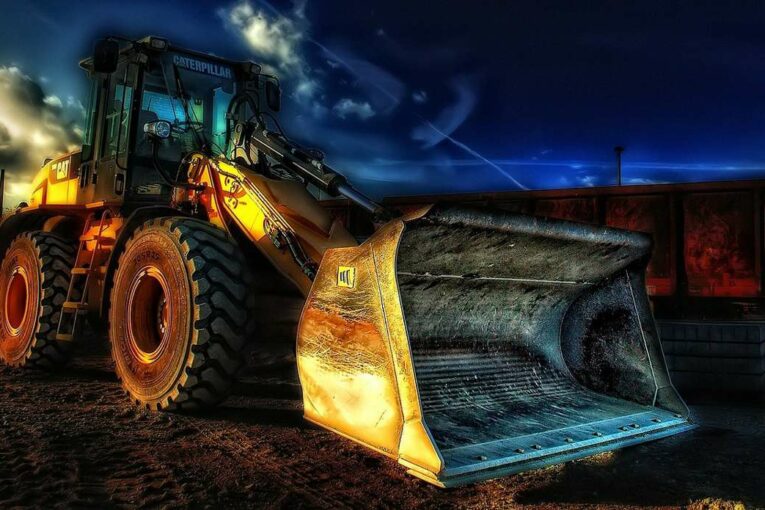 Four ways to ensure successful industrial equipment sales