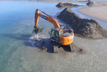 Heavy-duty Doosan Excavator called in to repair Ebro Delta damage