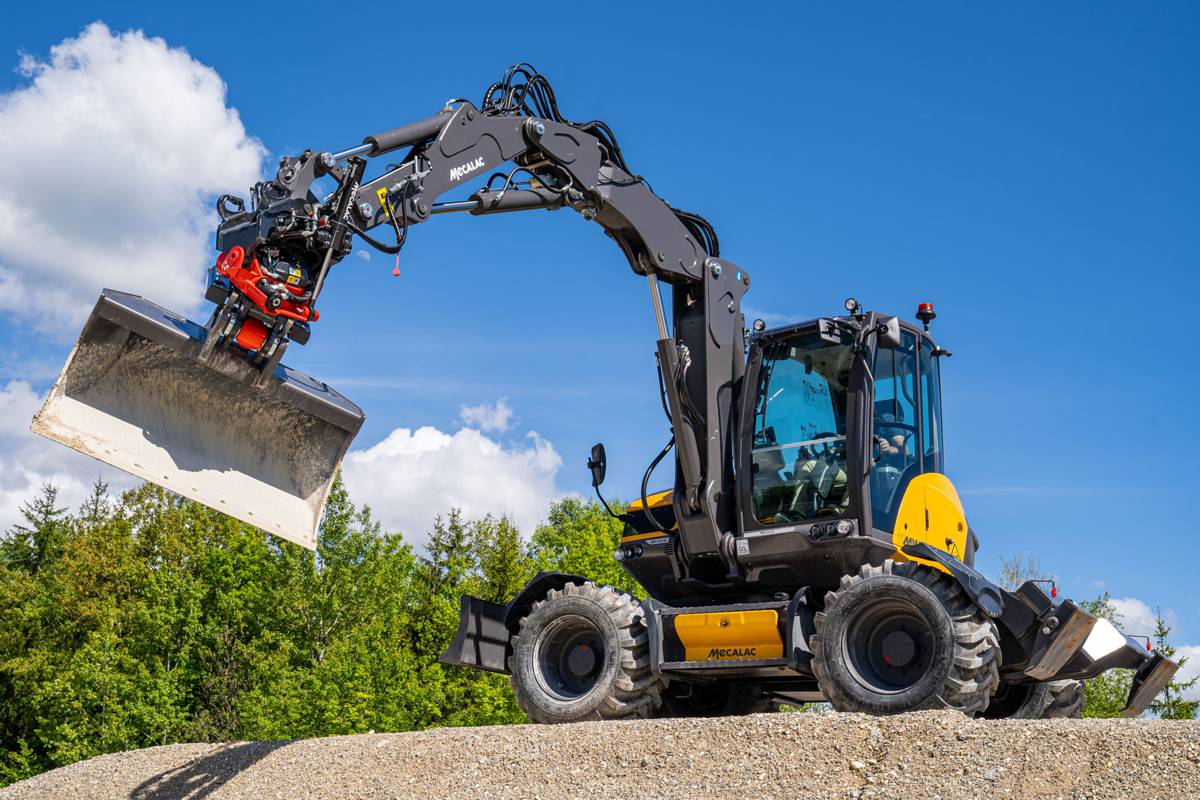 Mecalac launches MR50 and MR60 Tiltrotators and dedicated grading buckets