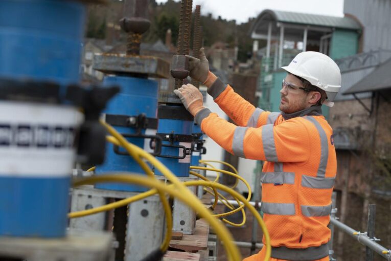 Mabey bridge lifting technique gets city centre transport project off the ground