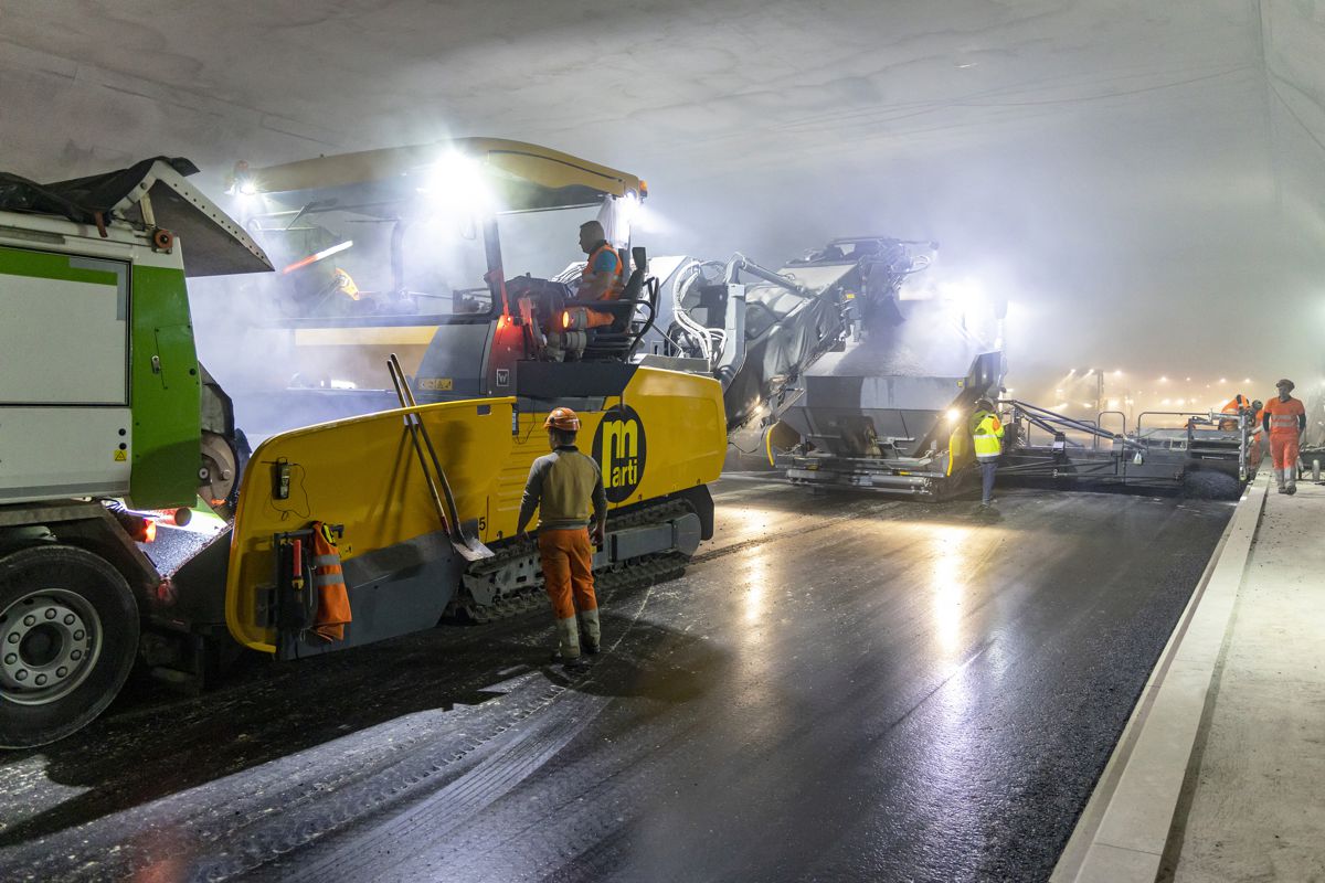 Switzerland's widest tunnel gets the VÖGELE WITOS Smart Paving treatment
