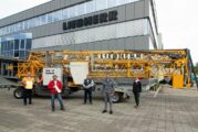 Liebherr celebrates the sale of 2,000 34K fast-erecting cranes