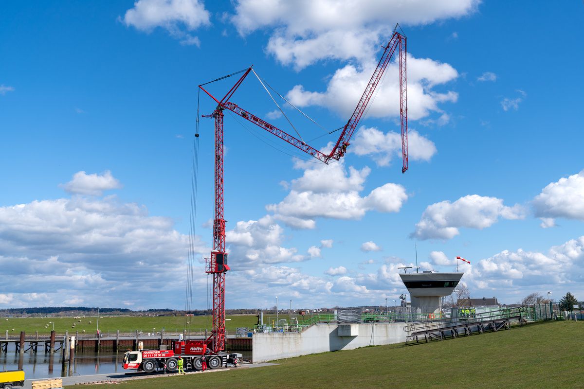 Liebherr MK 88 Plus Crane achieves 300 lifts in three days