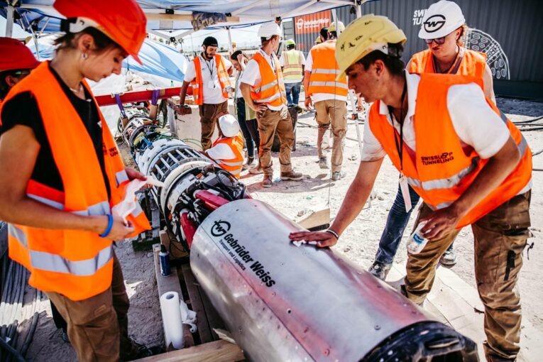 Swiss Hyperloop Team wins Pole Position at Not−A−Boring Competition