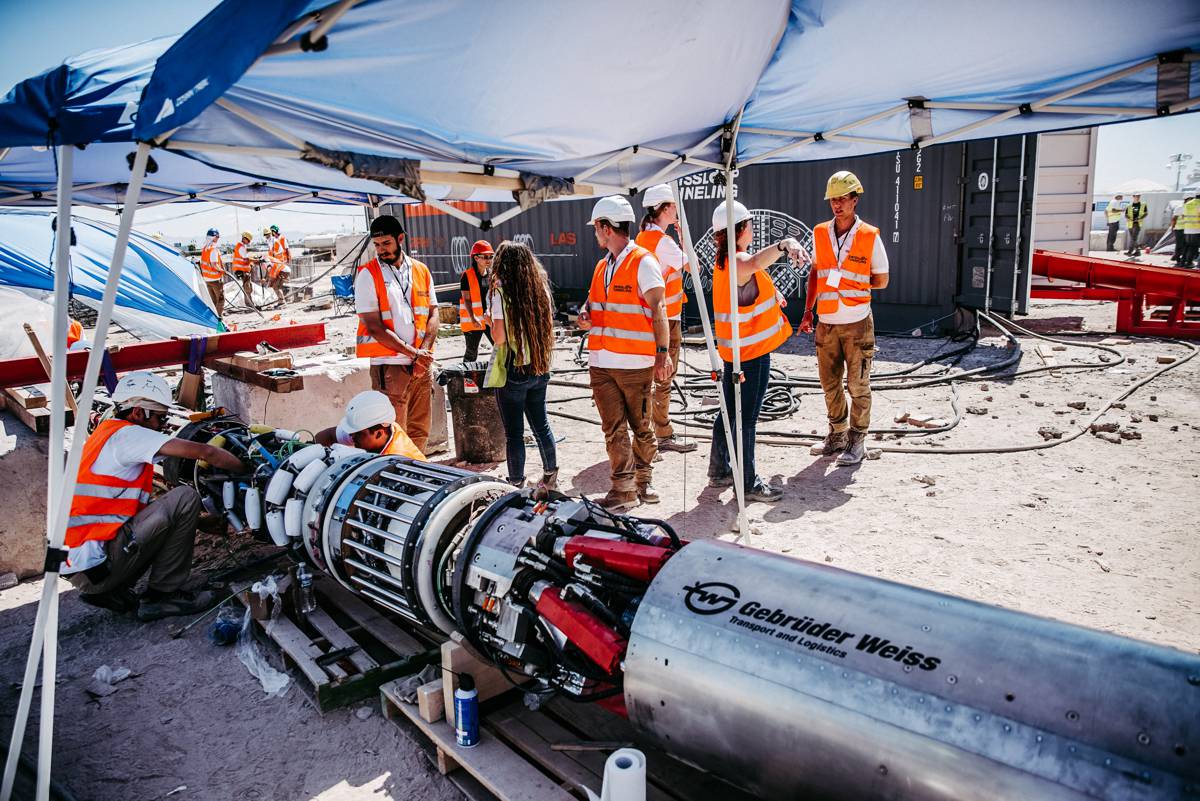 Swiss Hyperloop Team wins Pole Position at Not−A−Boring Competition