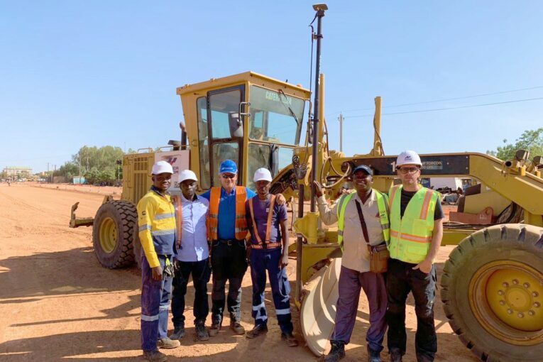 Topcon technology improves the road between Burkina Faso and its neighbours